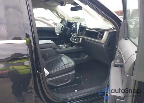 2022 Ford Expedition Xlt z USA, uszkodzony, nr VIN 1FMJU1HT0NEA49444